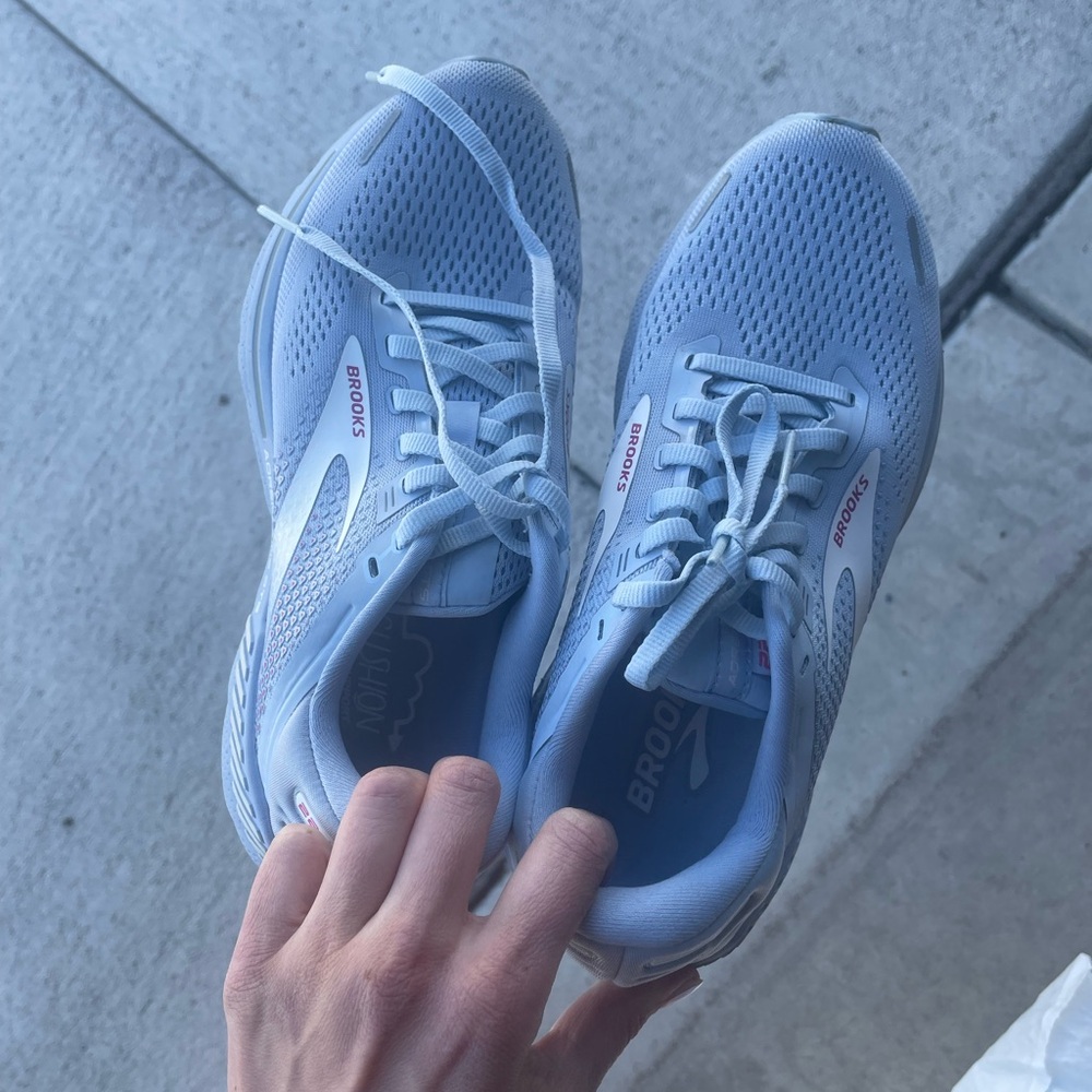 Brooks Women's Sky Blue Athletic Shoes